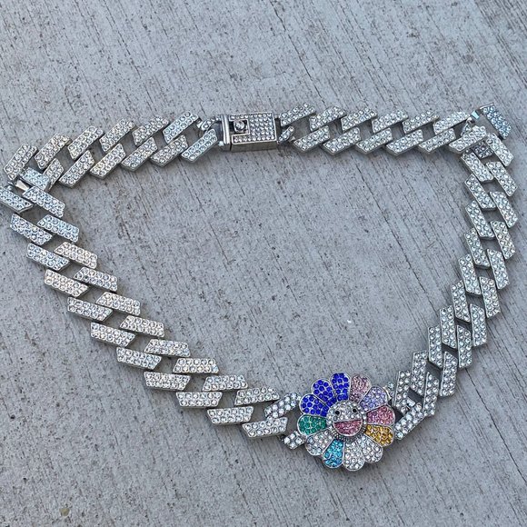 Jewelry - Murakami Smiley Flower Silver Choker